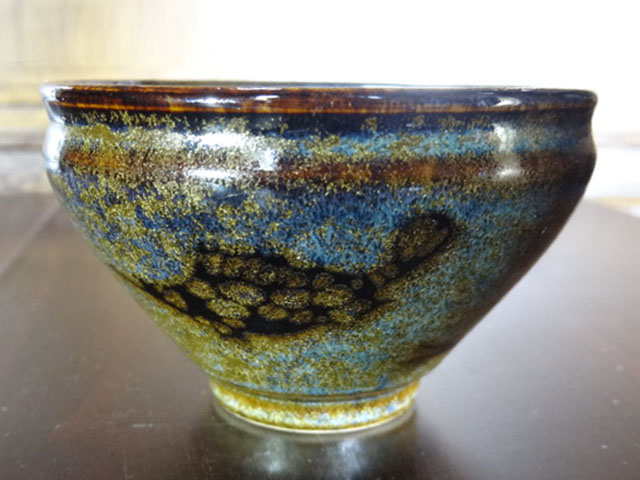 窑变七彩金茶盏